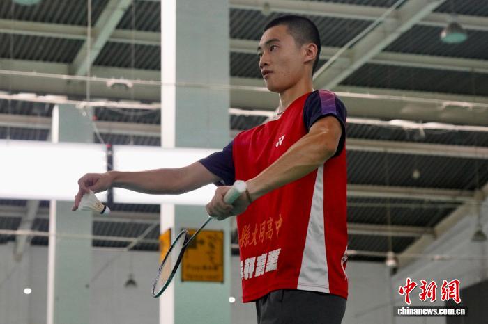 鼎点娱乐：浙江义乌：2025第十二届全球华人青少年羽毛球锦标赛开赛